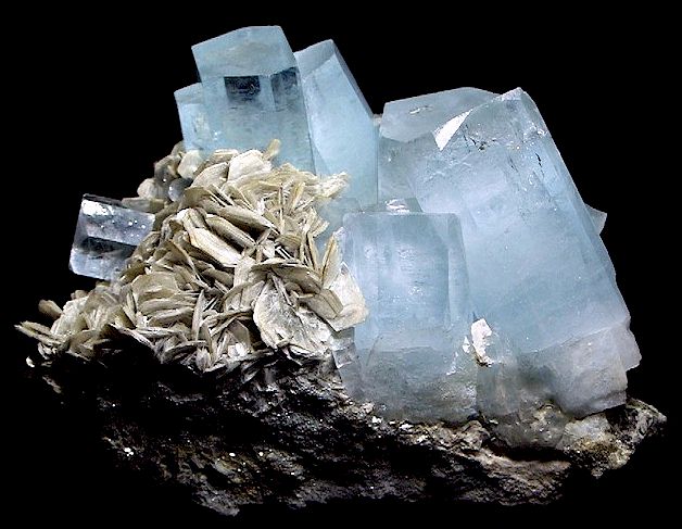 TUC85aquamarine.jpg (62187 bytes)