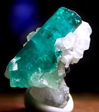 DD524lapitaemerald.jpg (71245 bytes)